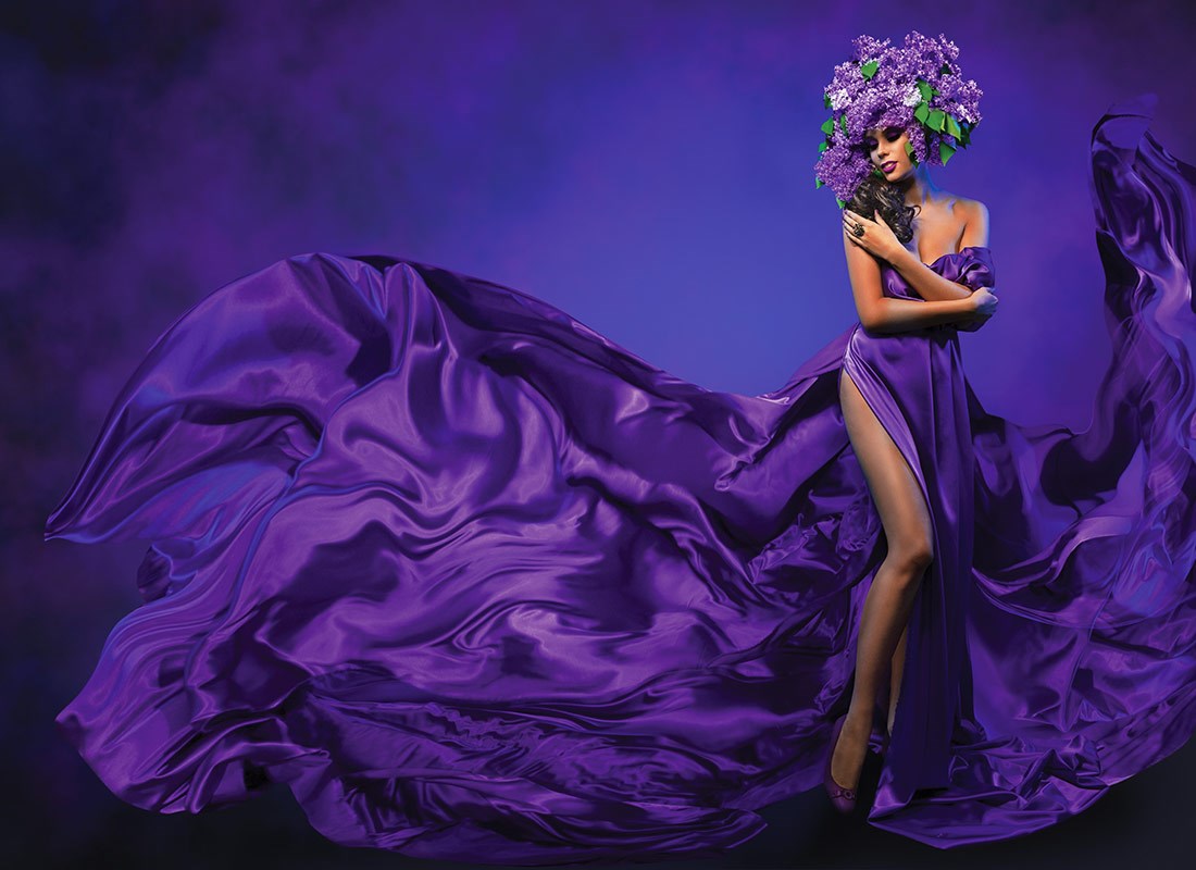 Mor Renkli Elbiseli Bayan Duvar Kağıdı Modeli