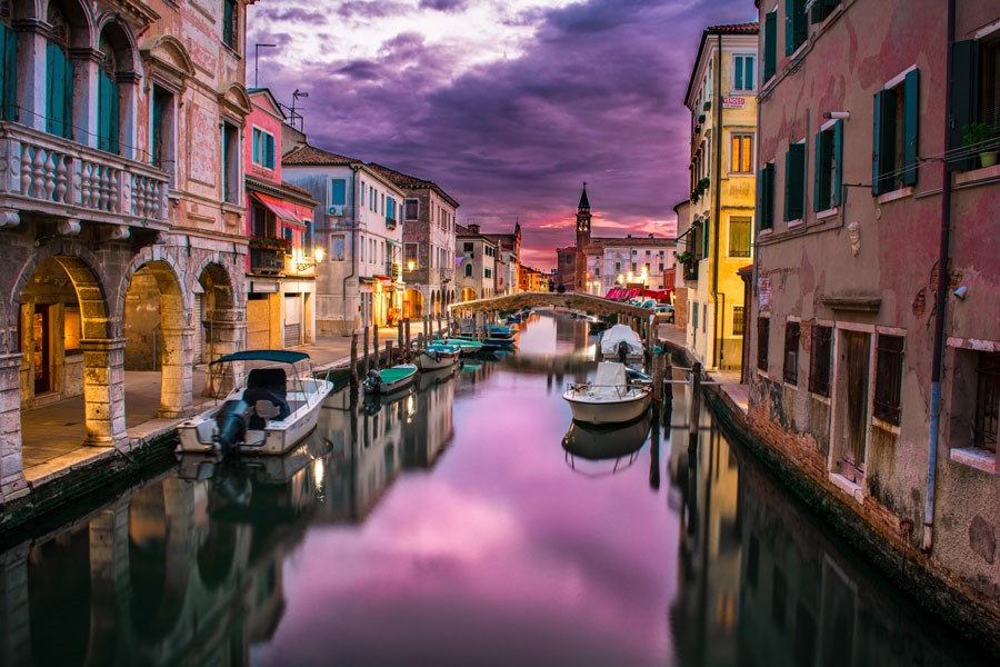 Işıklı Venedik Şehri Manzarası 3D Duvar Kağıdı