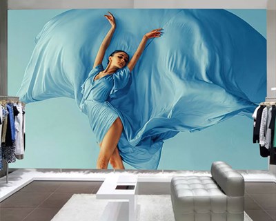 Bale Yapan Mavi Elbiseli Kız Duvar Kağıdı