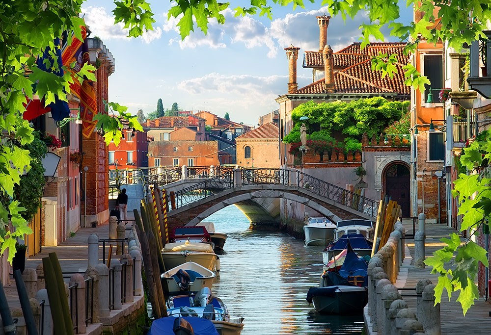 Köprülü Su Kanalı ve Venedik Evleri 3 Boyutlu Duvar Kağıdı
