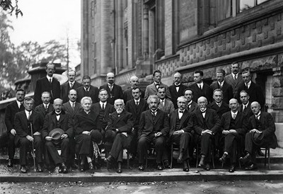 Solvay Konferansı Bilim Adamları Duvar Kağıdı