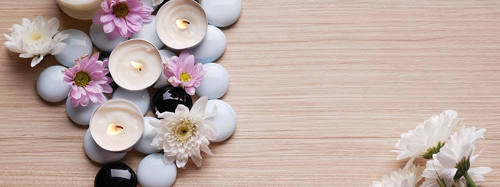 Rahatlatıcı Spa Taşları, Mum Alevi ve Çiçekler 3D Duvar Kağıdı