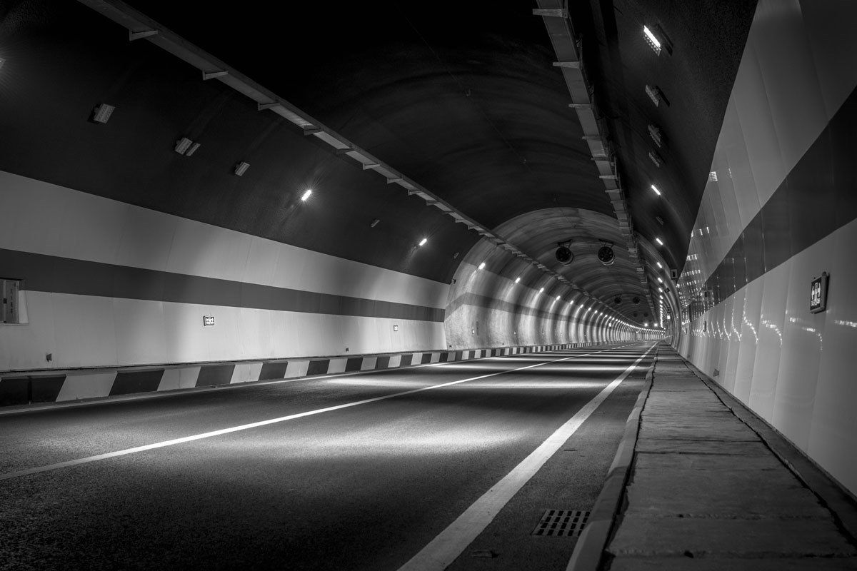 3 Boyutlu Derinliğe  Sahip Karanlık Tünel Duvar Kağıdı 