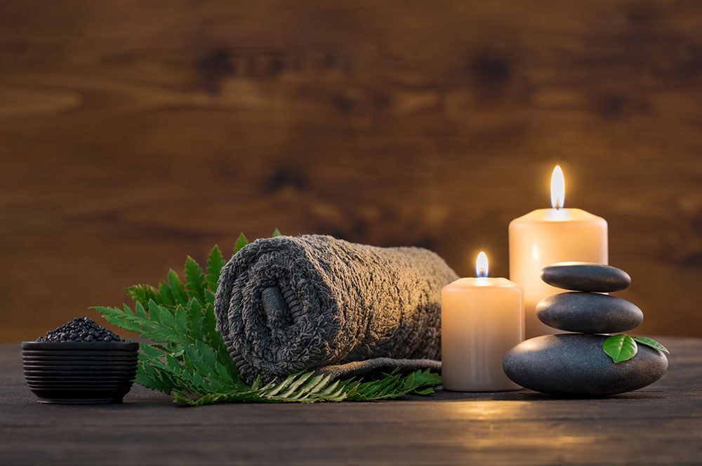 Havlu, Mum ve Şifalı Taşlar Resimli 3D Spa Merkezi Duvar Kağıdı Görseli