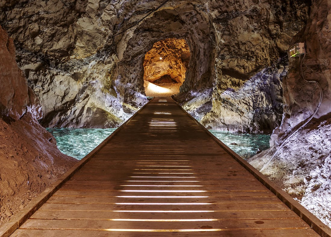 Yeraltı Tünel Mağara Duvar Kağıdı Modeli