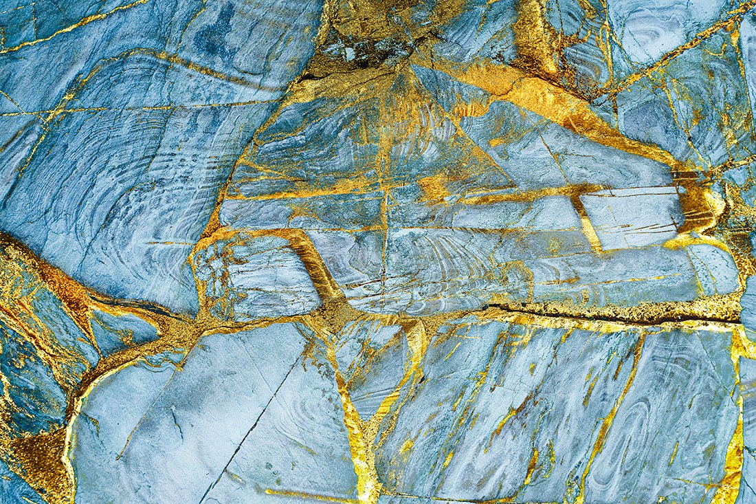 Gold Damar Baskılı Mavi Zemin Mermer Duvar Kağıdı Modeli