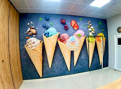 Duvarımızdaki Sanat: Kumsal Dondurma'nın Kalbine Bir Bakış