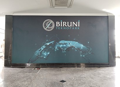 Bir Duvardan Daha Fazlası: Vizyonumuzun Duvarlardaki Yansıması